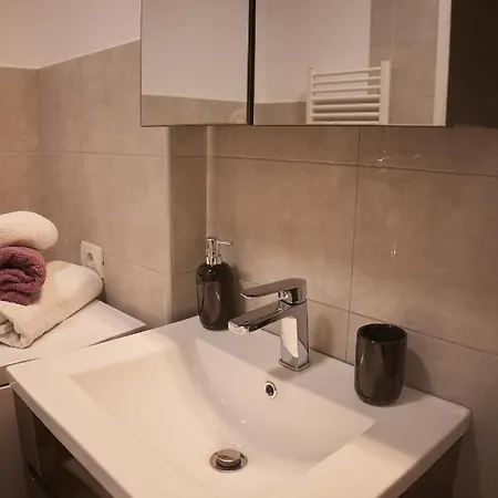 Apartment Wings Luxury Suites 2 *