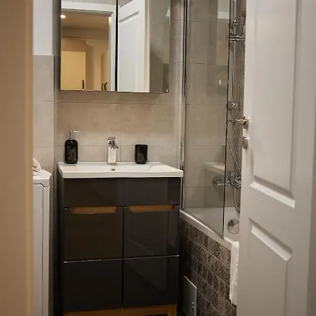 Wings Luxury Suites 2 Apartment *